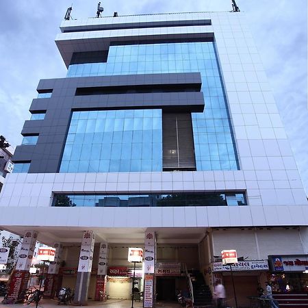 Hotel Classique Rajkot Exteriör bild