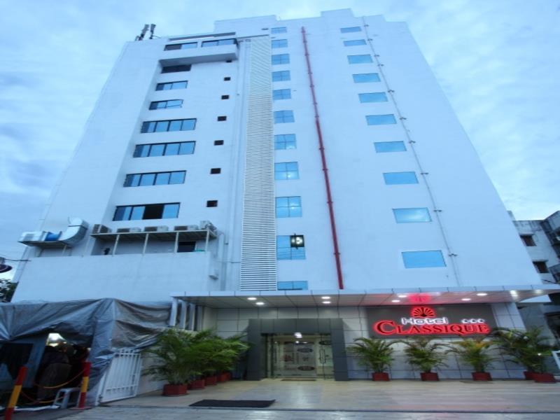 Hotel Classique Rajkot Exteriör bild