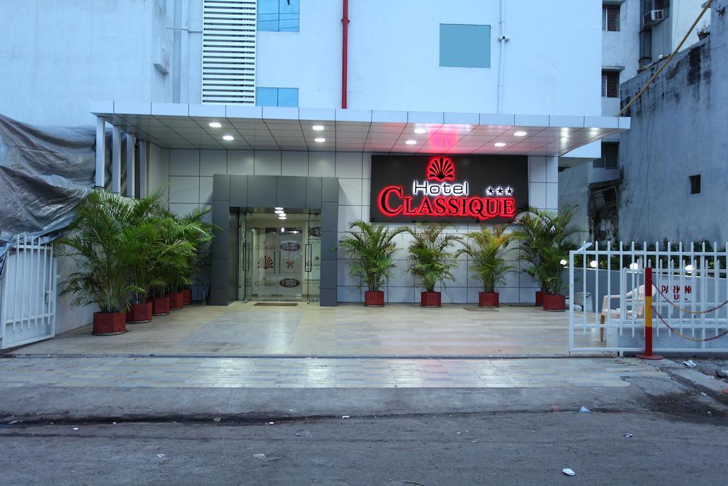 Hotel Classique Rajkot Exteriör bild